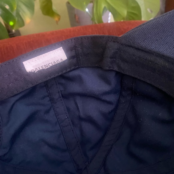 Balenciaga cap great condition - Picture 2 of 6